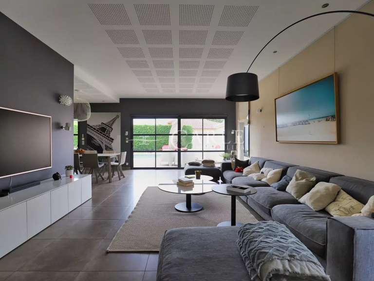 Villa Genas - 5 chambres - 476m²