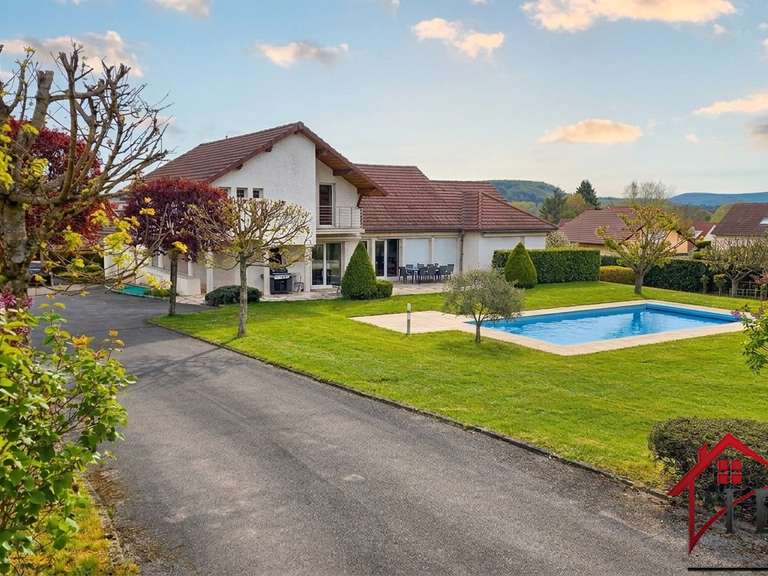Villa Geneuille - 5 chambres - 274m²