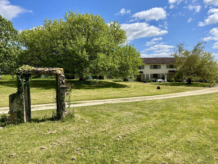 Vente Maison Genouillé - 10 chambres