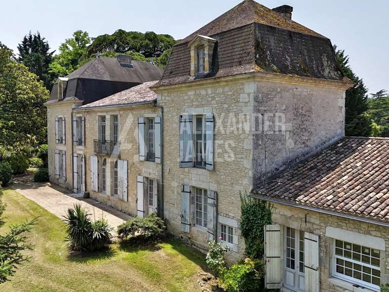 Propriété Gensac - 7 chambres - 500m²