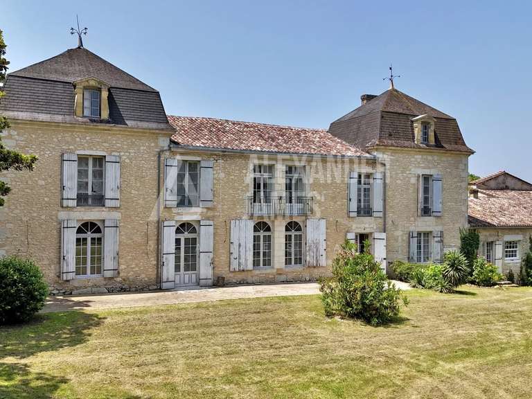 Propriété Gensac - 7 chambres - 500m²