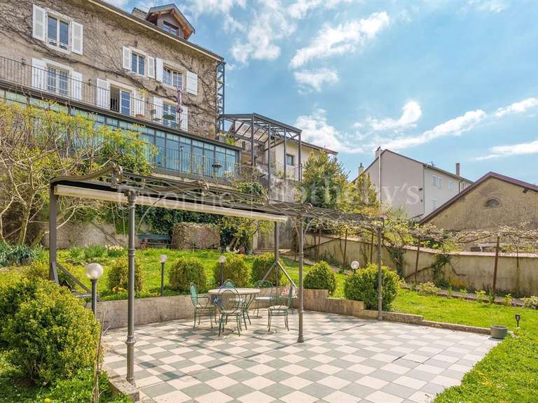 Maison Gex - 6 chambres - 420m²
