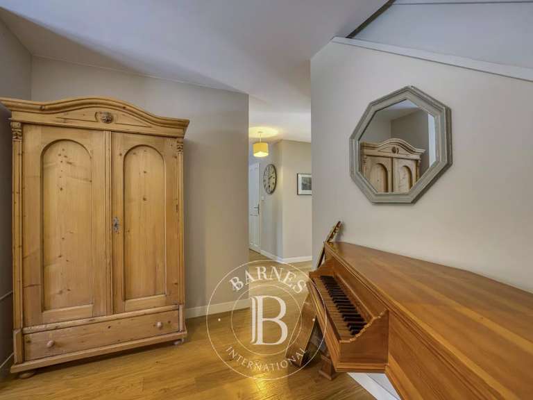 Maison Gex - 7 chambres - 320m²