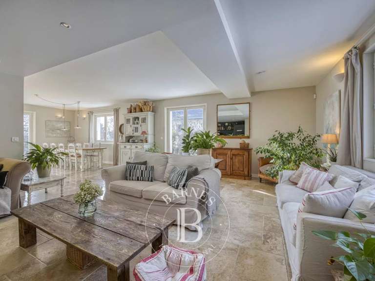 Maison Gex - 7 chambres - 320m²