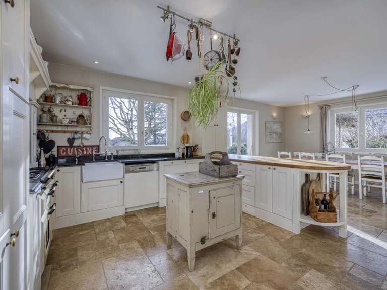 Maison Gex - 7 chambres - 320m²