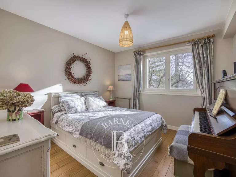 Maison Gex - 7 chambres - 320m²