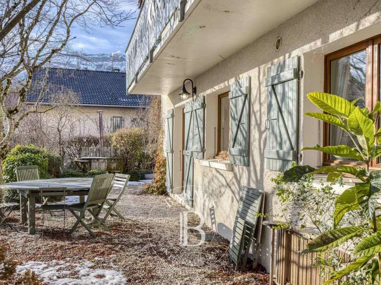 Maison Gex - 7 chambres - 320m²