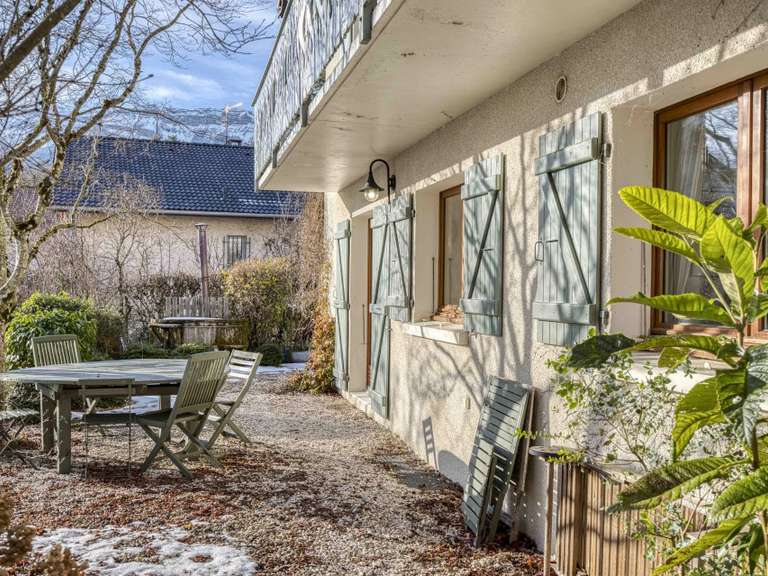 Maison Gex - 7 chambres - 320m²