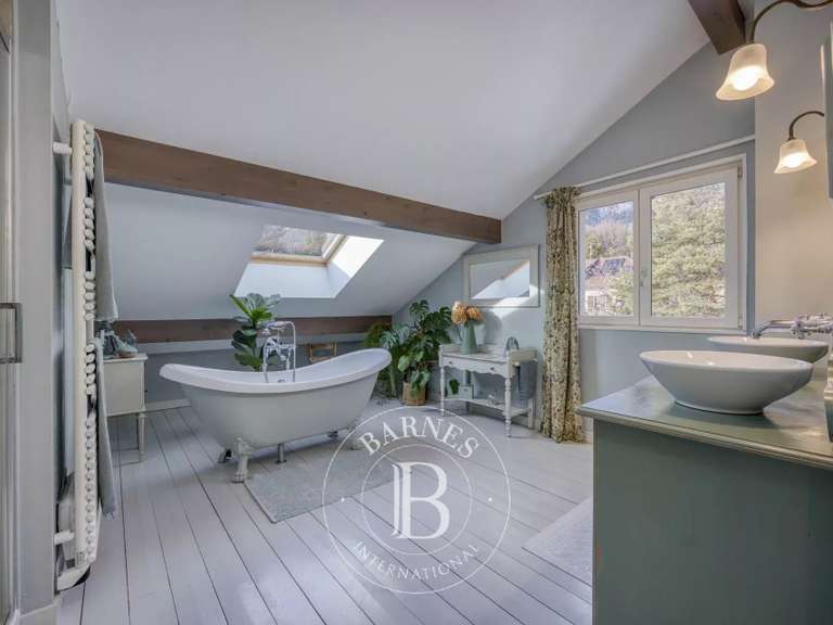 Maison Gex - 7 chambres - 320m²