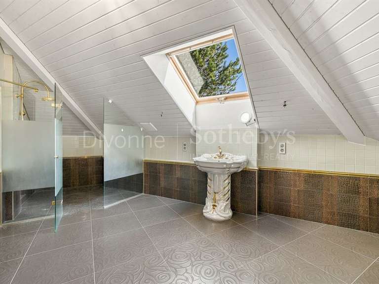 Maison Gex - 6 chambres - 480m²