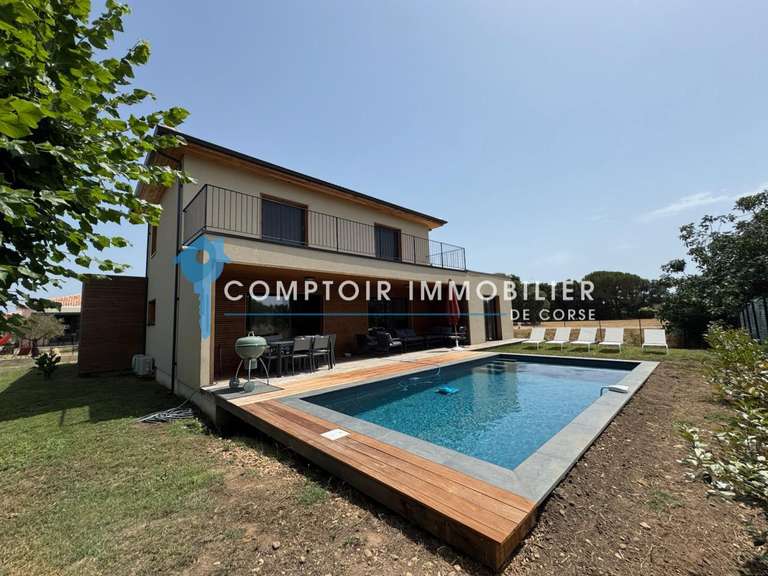 Villa with Sea view Ghisonaccia - 4 bedrooms - 150m²