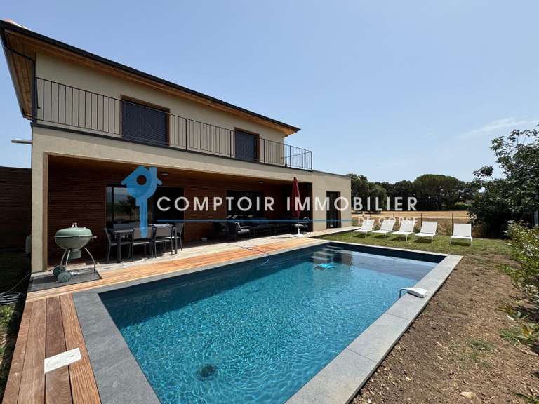 Villa with Sea view Ghisonaccia - 4 bedrooms - 150m²