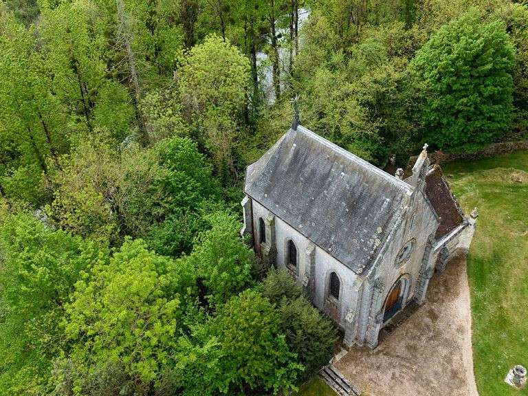 Castle Giel-Courteilles