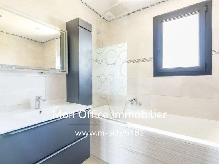 House Gignac-la-Nerthe - 3 bedrooms - 100m²