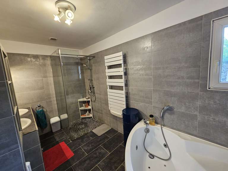 Maison Gignac-la-Nerthe - 4 chambres - 150m²