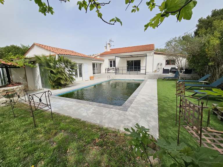 Maison Gignac-la-Nerthe - 4 chambres - 150m²