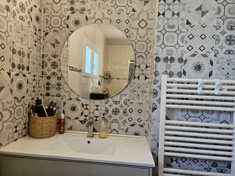 Maison Gignac-la-Nerthe - 4 chambres - 140m²