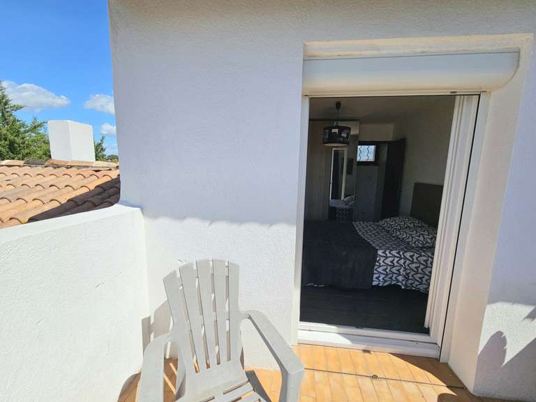 Maison Gignac-la-Nerthe - 4 chambres - 140m²