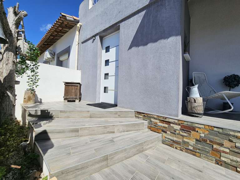 Maison Gignac-la-Nerthe - 4 chambres - 140m²