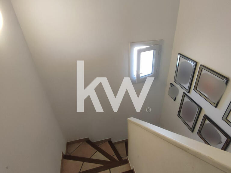 Villa Gignac-la-Nerthe - 4 bedrooms - 160m²