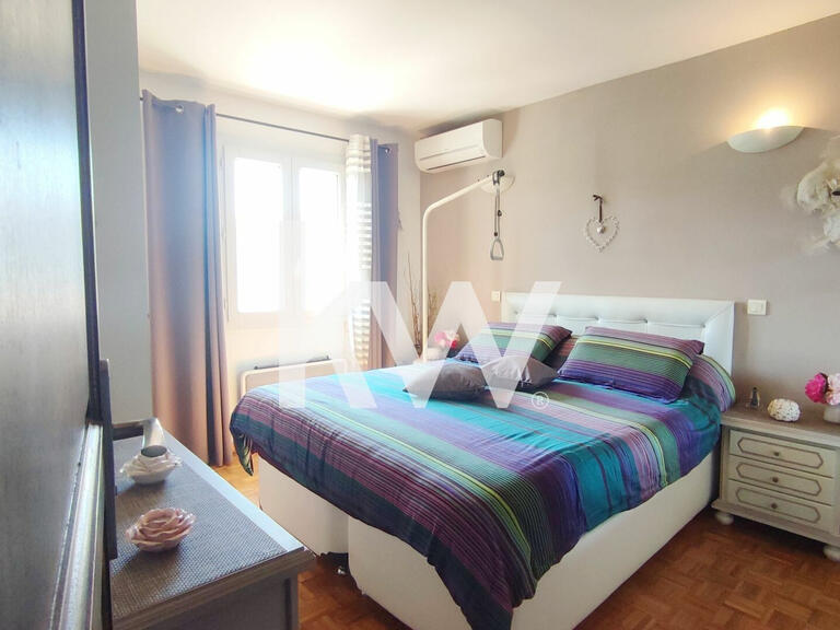 Villa Gignac-la-Nerthe - 4 bedrooms - 160m²