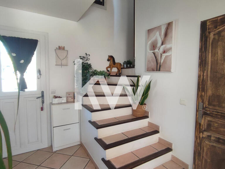 Villa Gignac-la-Nerthe - 4 bedrooms - 160m²