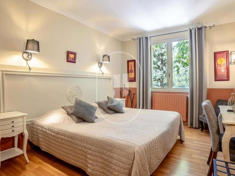 Propriété Gigondas - 18 chambres - 940m²