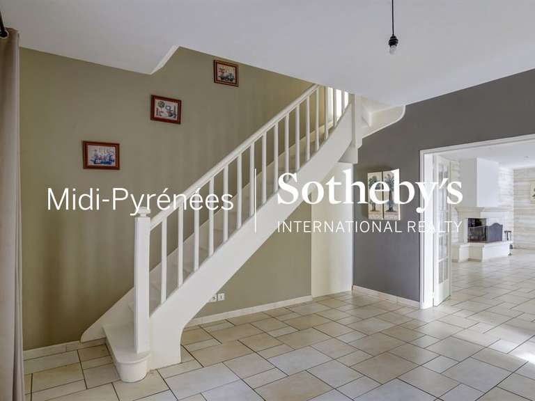 Maison Giroussens - 5 chambres - 270m²