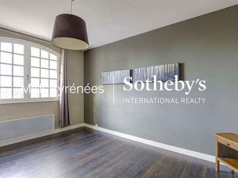 Maison Giroussens - 5 chambres - 270m²