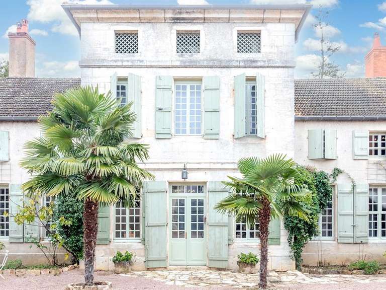 Propriété Givry - 8 chambres - 800m²