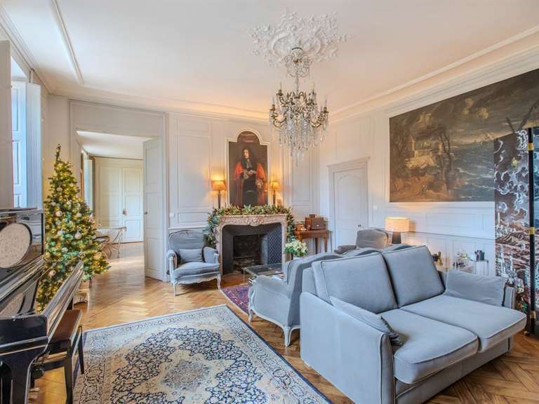 Propriété Givry - 8 chambres - 800m²