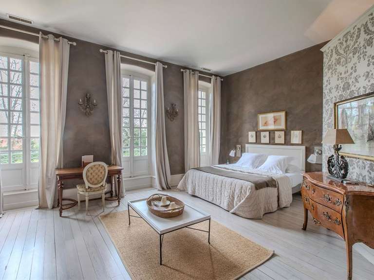 Propriété Givry - 8 chambres - 820m²