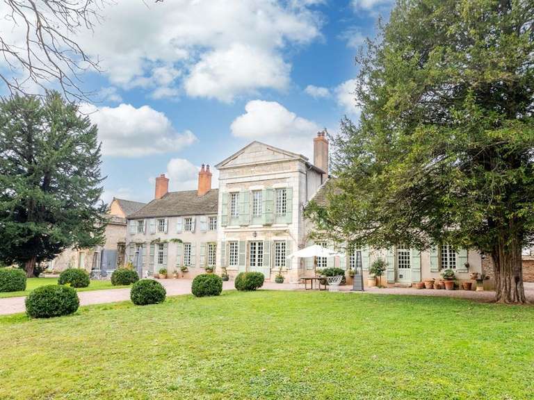 Propriété Givry - 8 chambres - 800m²