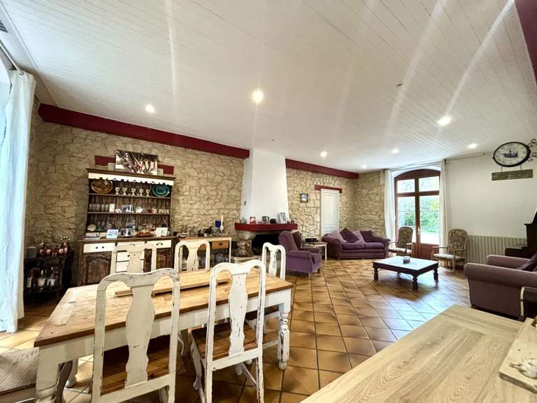 Maison Gondrin - 9 chambres - 468m²