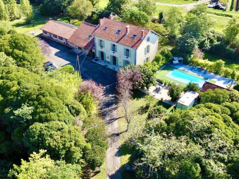 Maison Gondrin - 9 chambres - 468m²