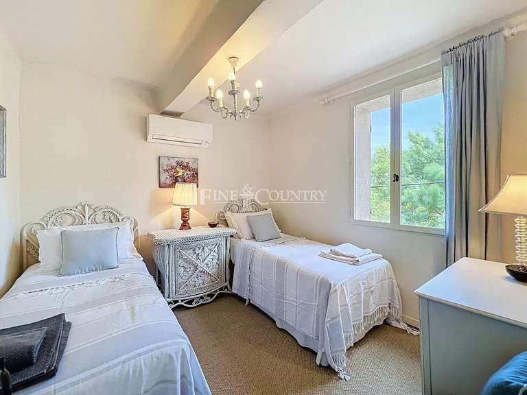 Villa Gonfaron - 6 chambres - 268m²