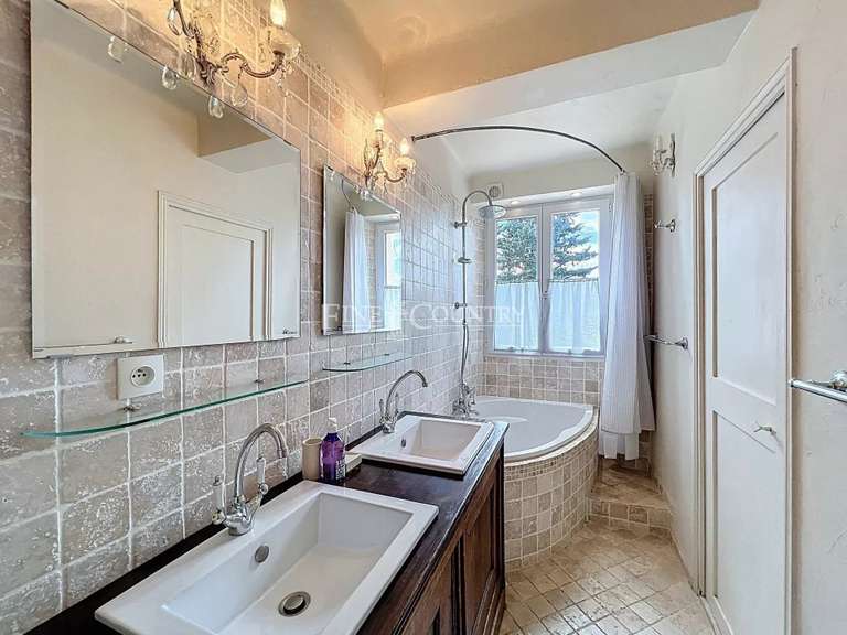 Villa Gonfaron - 6 chambres - 268m²