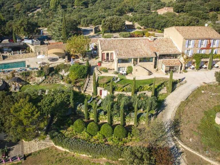 Hôtel particulier Gordes - 17 chambres - 715m²