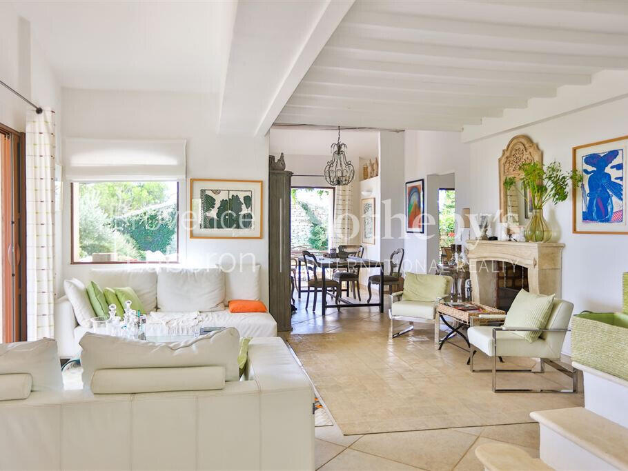 House Gordes