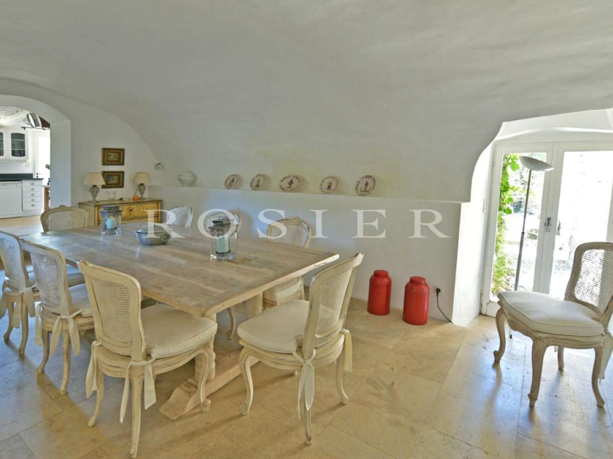 House Gordes