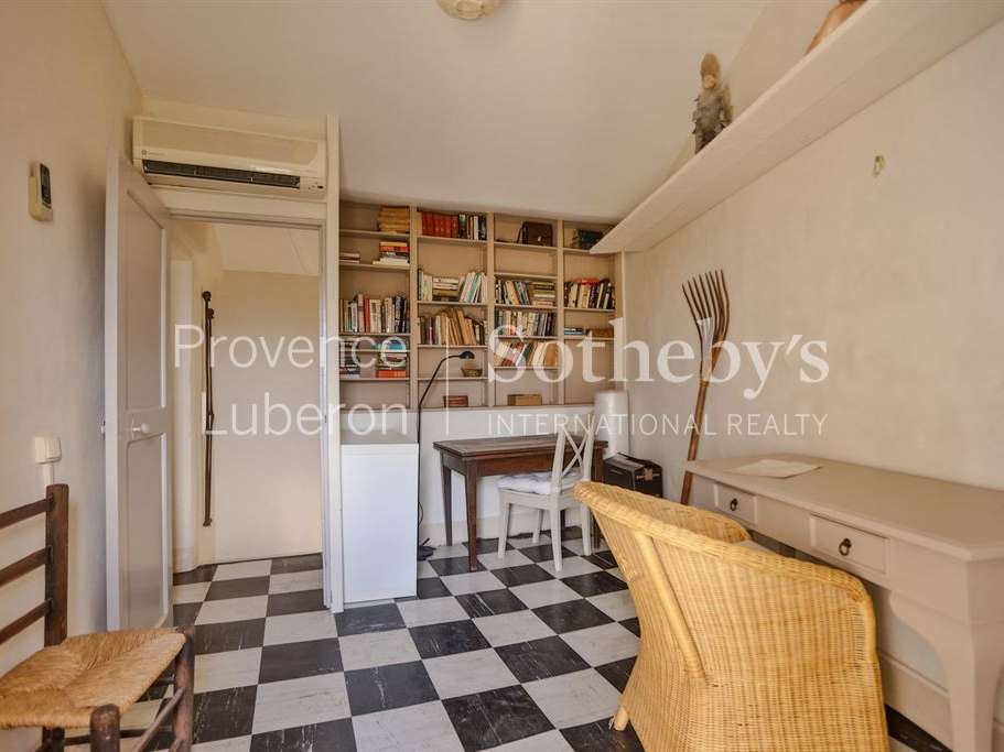 House Gordes