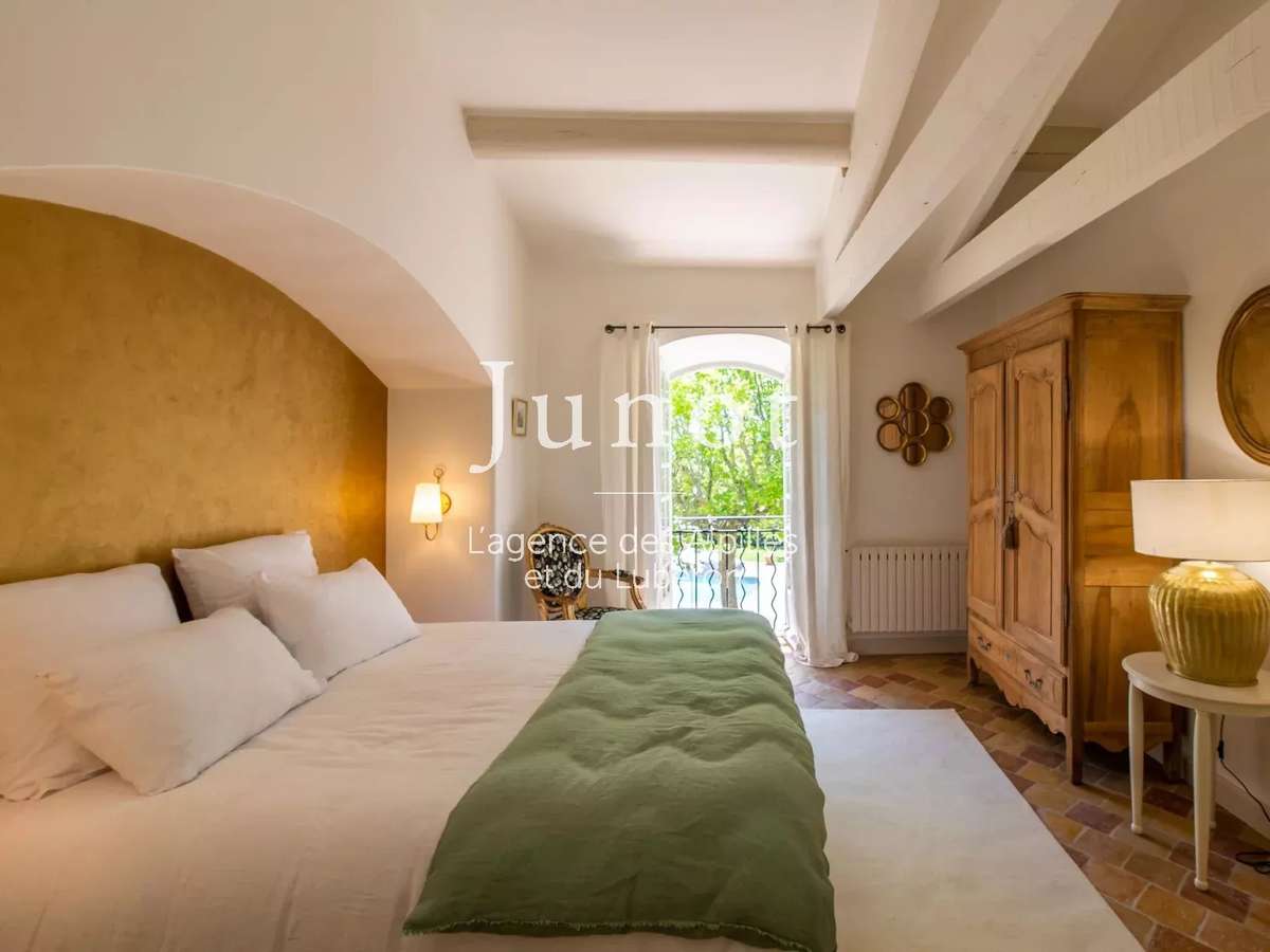 House Gordes