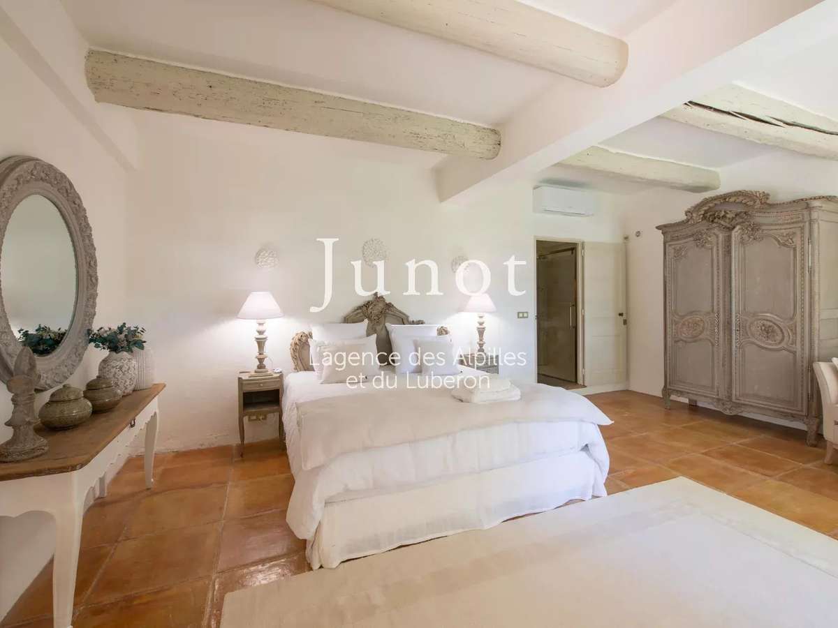 House Gordes