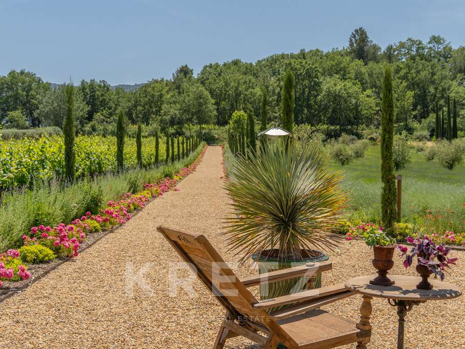 House Gordes