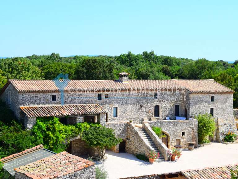 Maison Goudargues - 6 chambres - 380m²