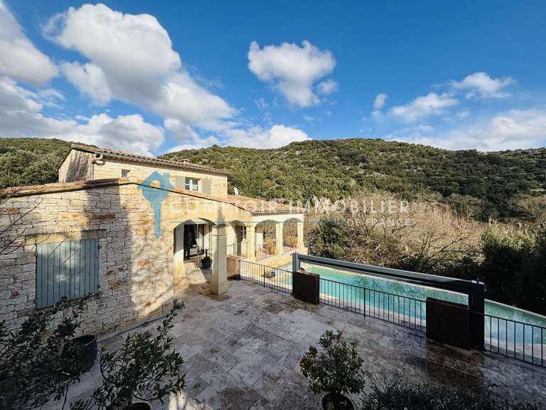 Maison Goudargues - 4 chambres - 224m²