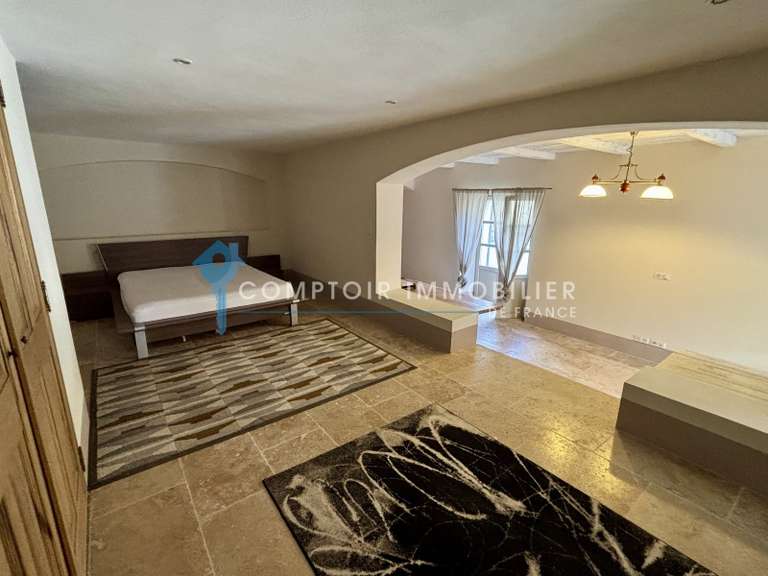 Maison Goudargues - 4 chambres - 224m²