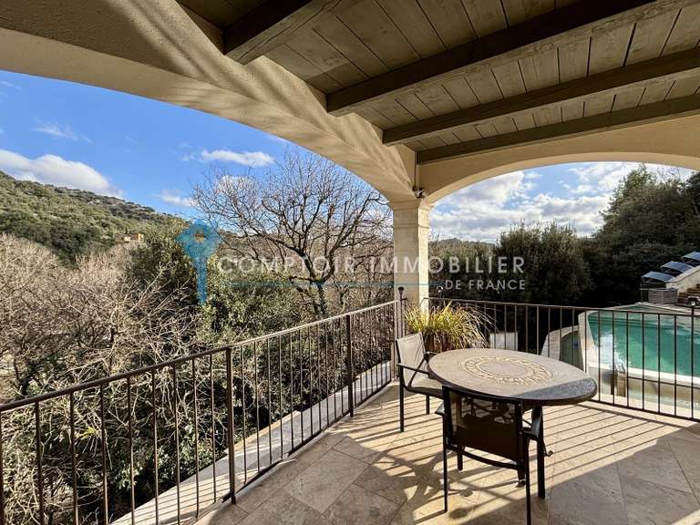 Maison Goudargues - 4 chambres - 224m²