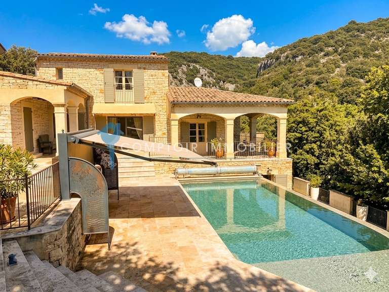 Maison Goudargues - 4 chambres - 224m²