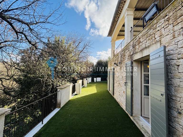 Maison Goudargues - 4 chambres - 224m²